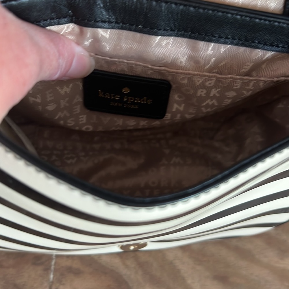 Kate Spade Purse - Picture 4 of 9